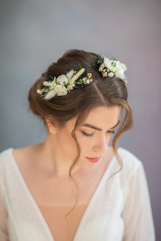 Romantic wedding flower hair comb Greenery hair comb with peony Bridal eucalyptus hair comb Boho wedding Green and white headpiece Magaela